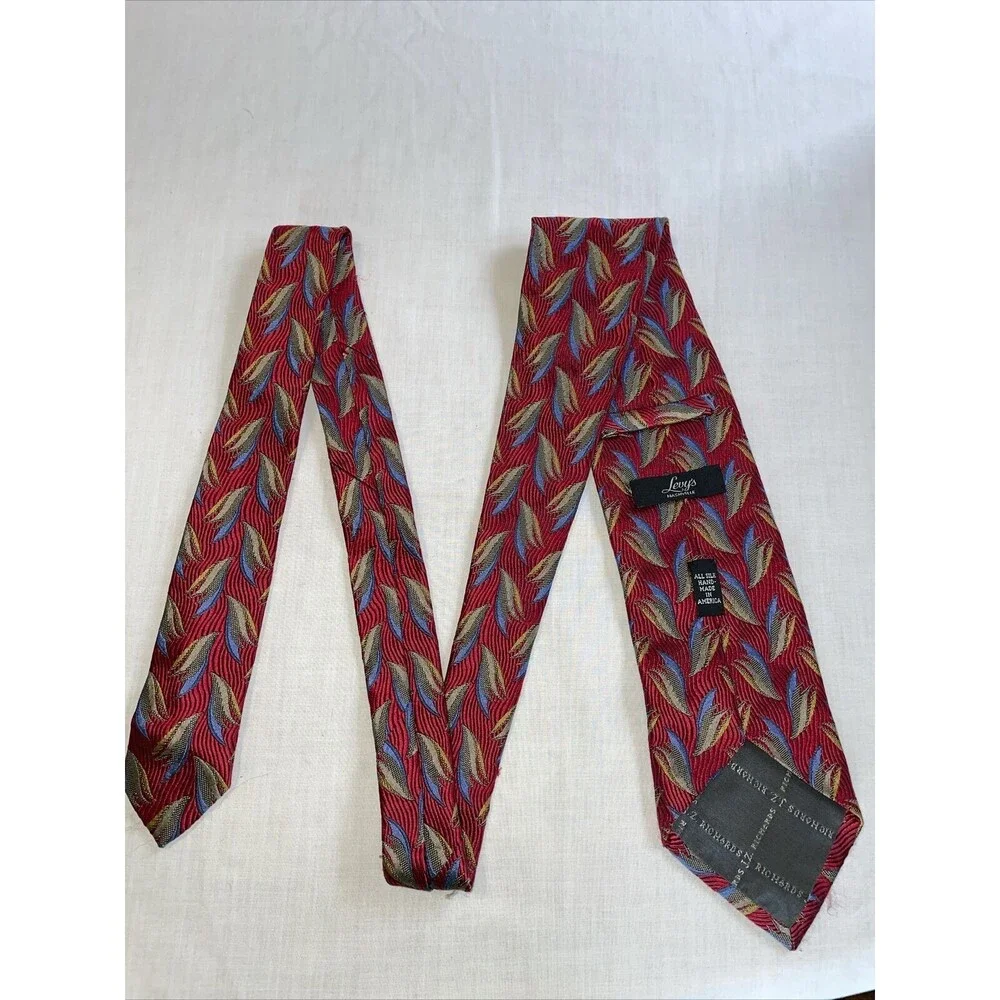 Levy’s Dress Tie Men’s Size 58” Red Floral 100% Silk Designer